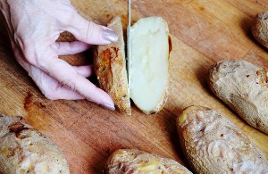 фаршированный картофель в духовке