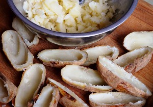 фаршированный картофель в духовке