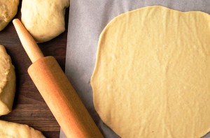 Рогалики с начинкой из дрожжевого теста