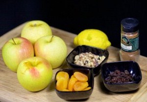Замачиваем курагу и изюм