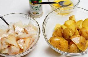Поливаем продукты маслом