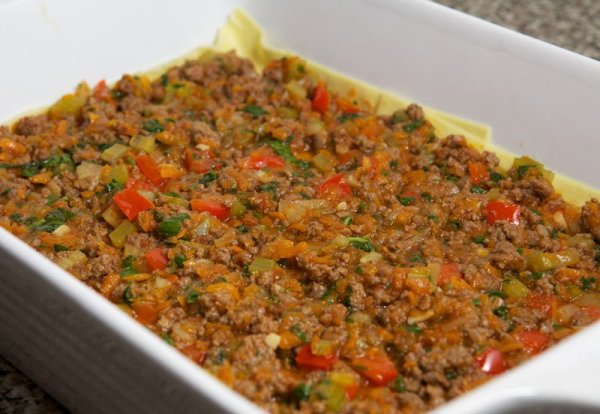 Добавляем в форму соус из мяса