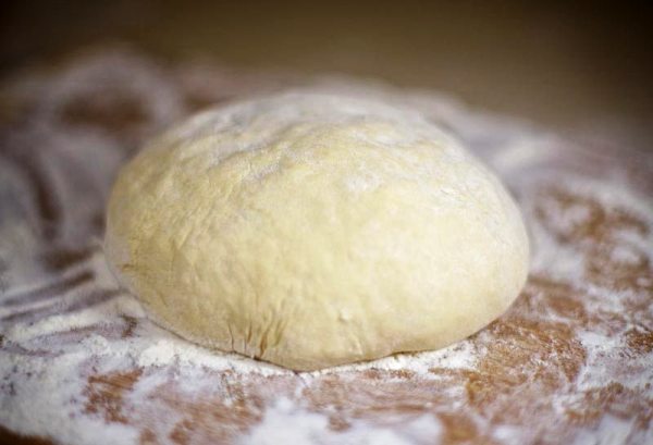 Дрожжевые пирожки с мясом в духовке
