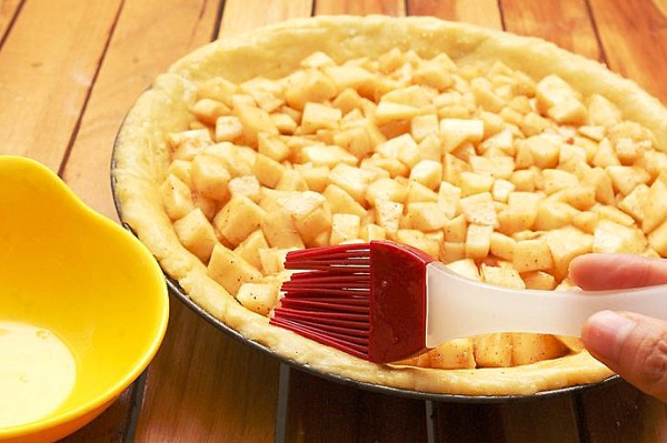 Яблочный пирог с карамелью 