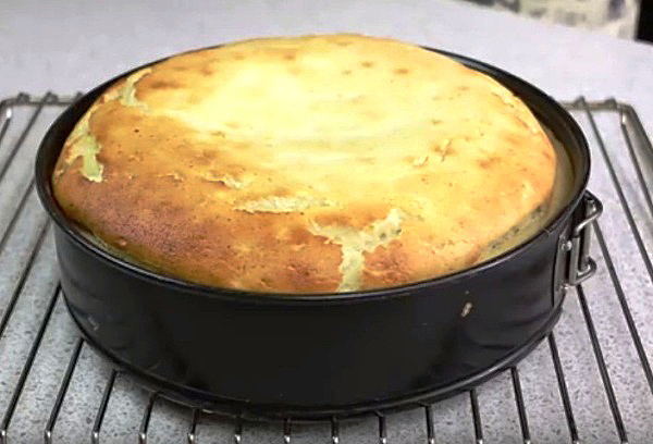 Простой и вкусный рецепт творожного пирога 