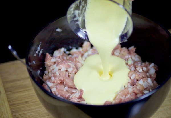 Котлеты рубленные из куриных грудок с сыром 