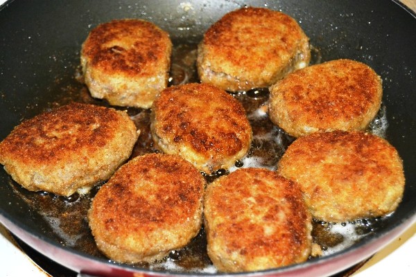 Рецепт картофельных котлет из пюре в духовке