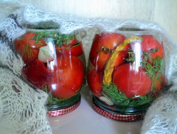 Маринованные помидоры быстрого приготовления дольками с чесноком