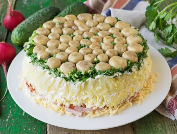 Салат грибная поляна с шампиньонами и корейской
