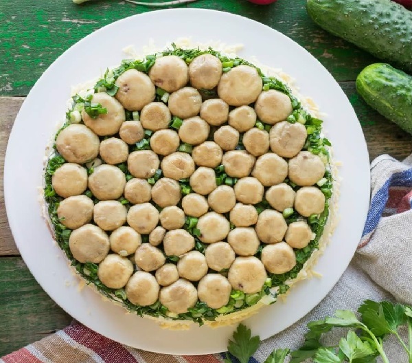 Как приготовить салат грибная поляна с шампиньонами
