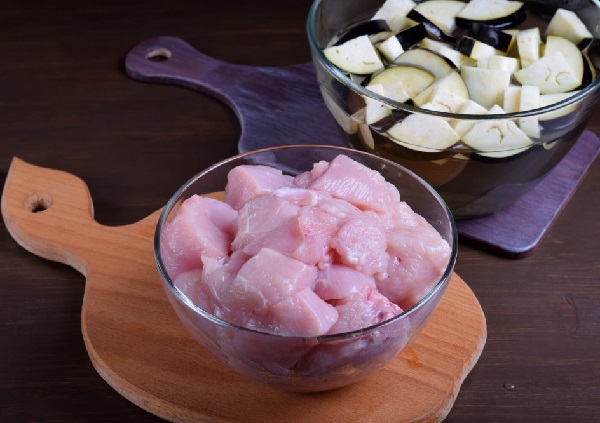 Шашлык в духовке из курицы на шпажках