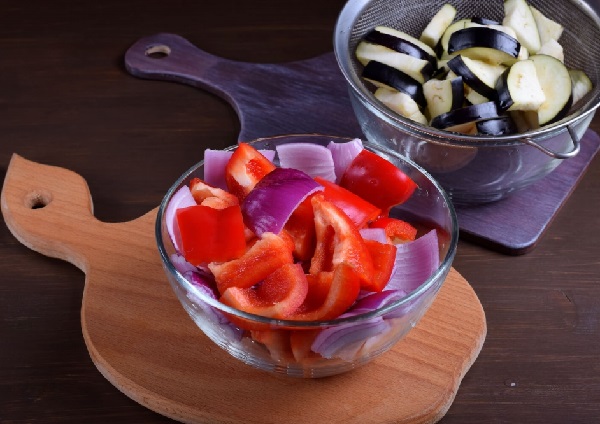 Как в духовке приготовить шашлык из курицы