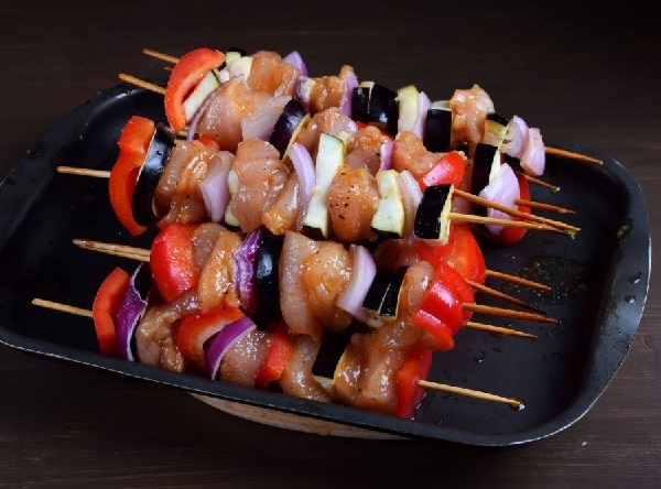 Шашлык из курицы в банке в духовке