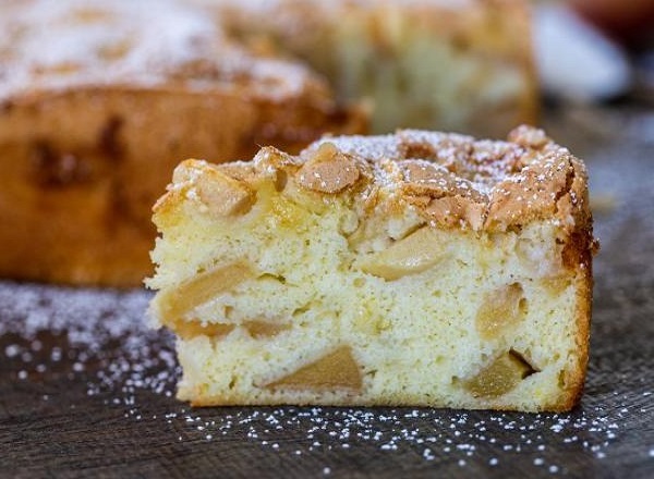 Рецепт шарлотки с яблоками в духовке пышный