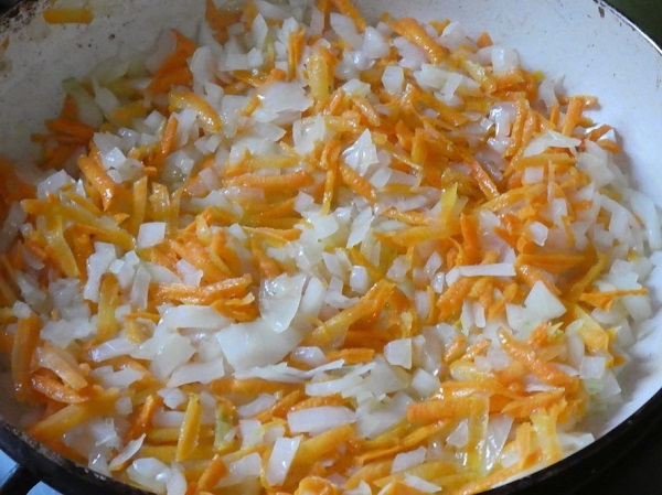 Кабачки в духовке с фаршем и сыром