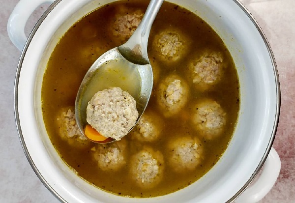 Рецепт вкусных тефтелей с подливкой на сковороде