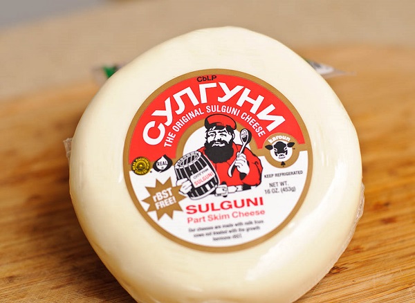 Отлично подходит сыр сулугуни