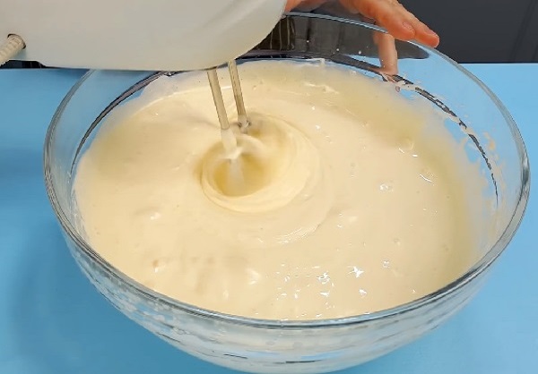 Быстрый пирог с яблоками в духовке шарлотка
