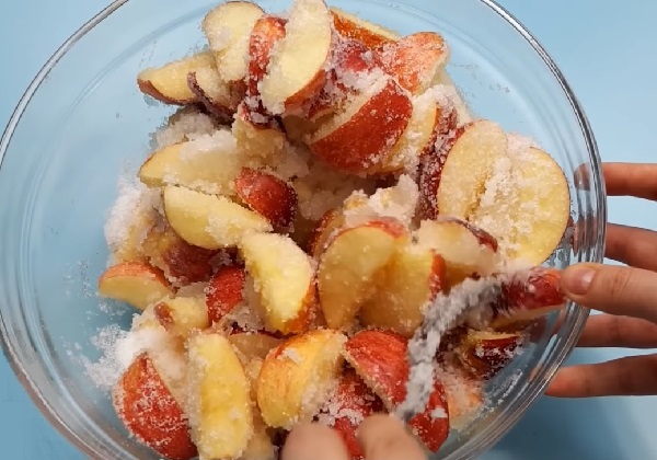 Янтарное варенье из яблок дольками прозрачное