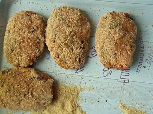 Котлеты с грибами на сковороде
