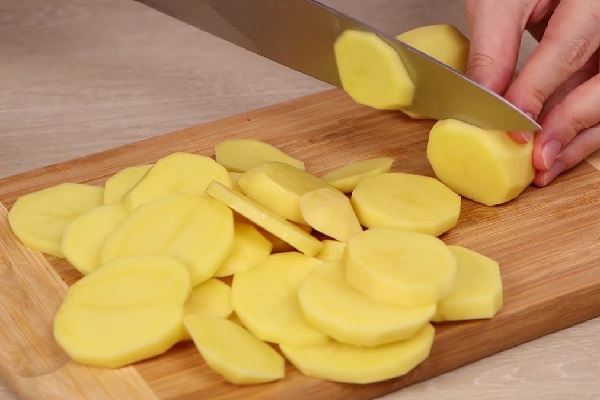 Рецепт куриной грудки в духовке с картошкой
