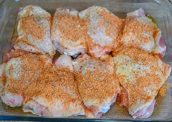Как приготовить бедра куриные в духовке вкусно