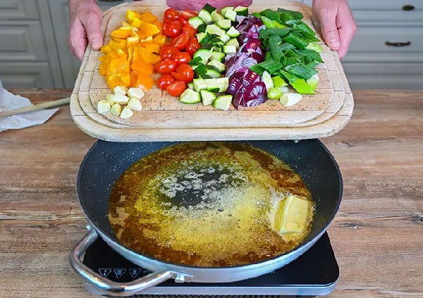 Куриные бедра в духовке с корочкой