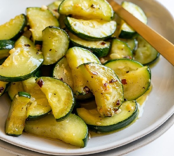 Рецепт вкусных кабачков на сковороде с чесноком