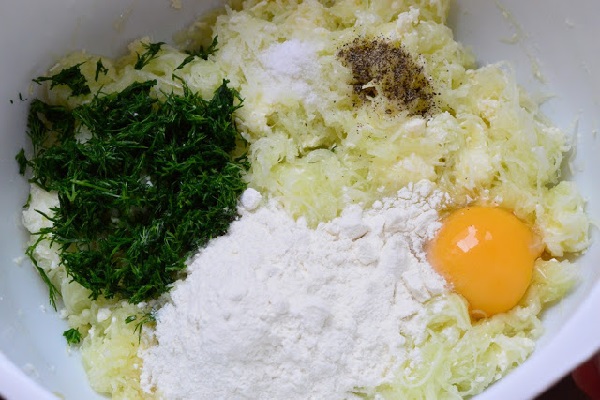 Вкусные оладьи из кабачков на сковороде