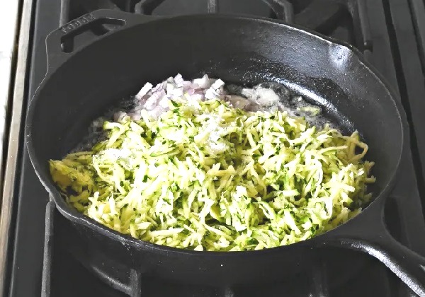 Запеканка из кабачков с помидорами и сыром