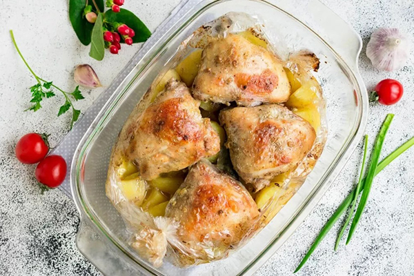 Как приготовить курицу с картошкой в рукаве