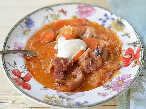 Борщ с квашеной капустой без свеклы