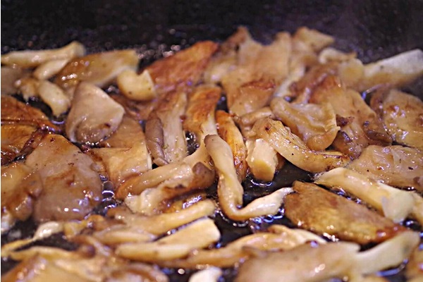 Маринованные грибы вешенки
