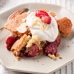 Рецепт пирога с клубникой